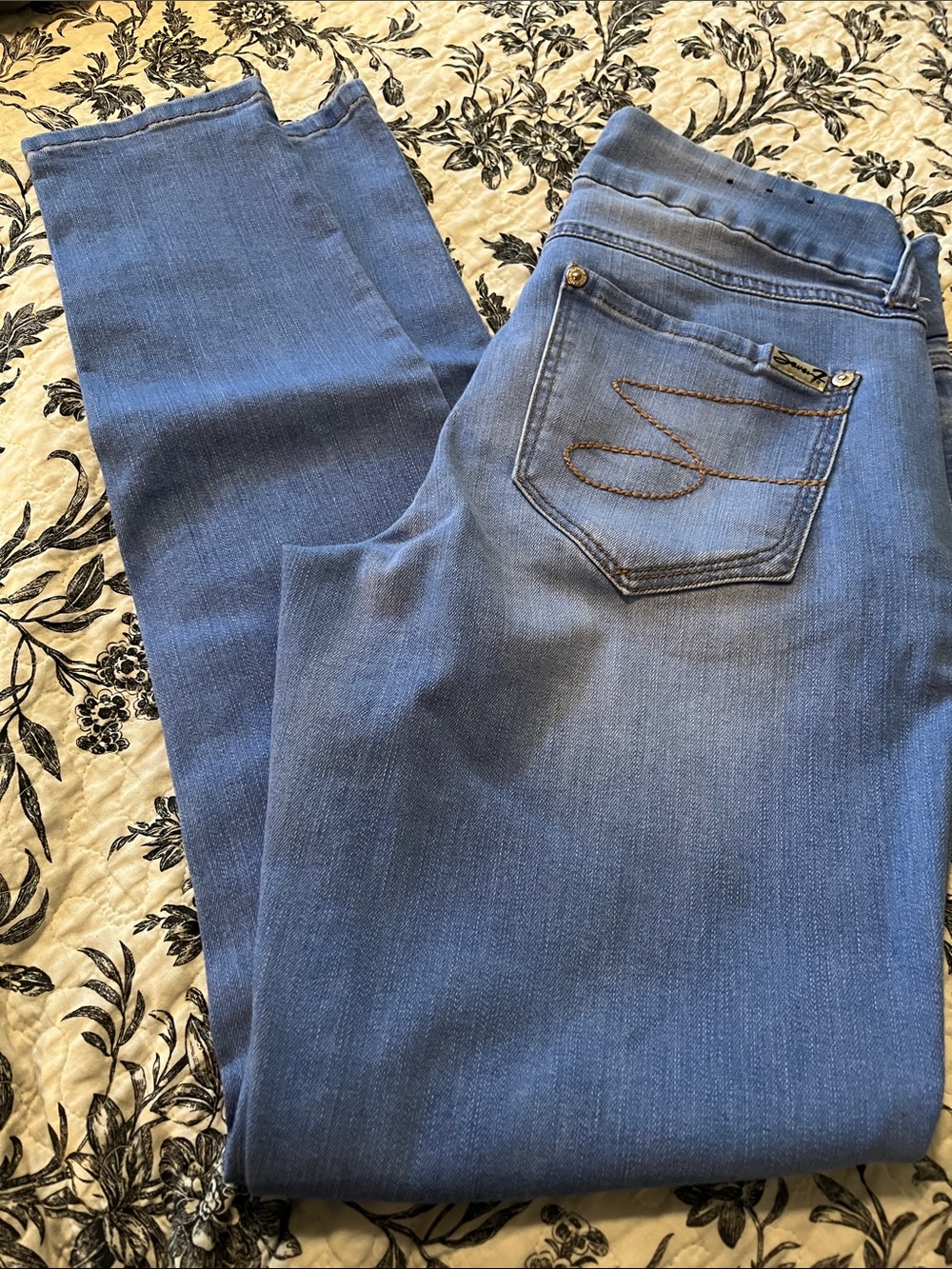 Seven7 Light Blue Straight-Leg Women's Jeans